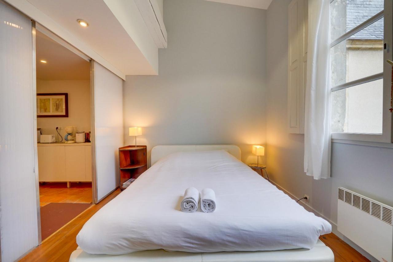 Observance 2 Bedroom Duplex Apartment Бордо Экстерьер фото